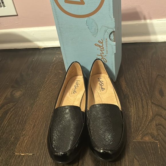 7.5 W Lifestride Black loafer-NEW with Box - Picture 6 of 7